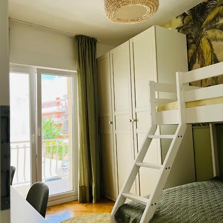 Seaside Apartment *