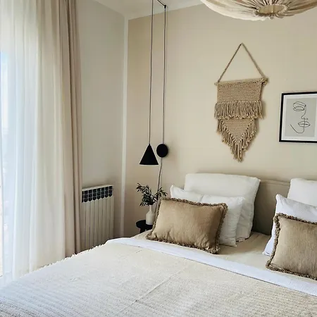 Seaside Apartment *